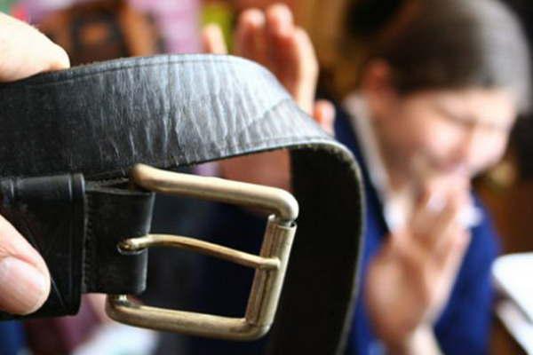 A paliza y amenazas echoacute de la casa a su ex y se le instaloacute de okupa