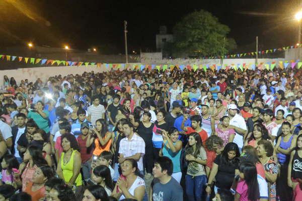 Miles de madres termenses asistieron a la Gran Fiesta del club Belgrano