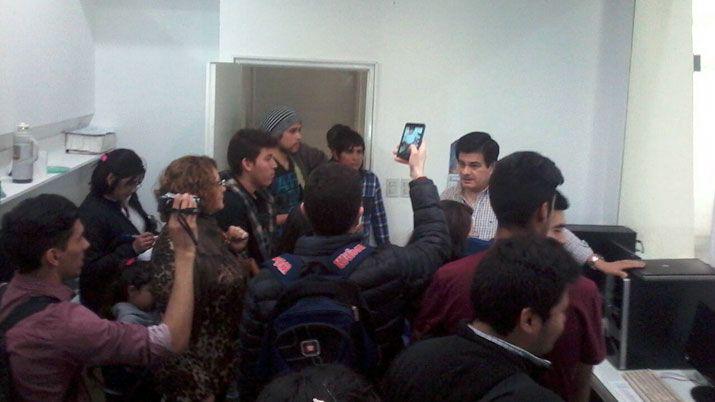 Alumnos de Comunicacioacuten Social de Las Termas visitan a EL LIBERAL