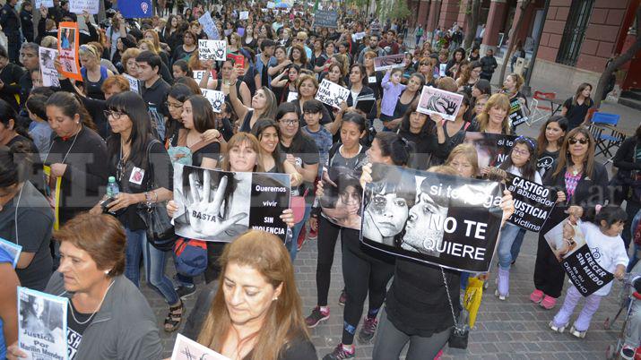 #NiUnaMenos- la marcha santiaguentildea en fotos y videos