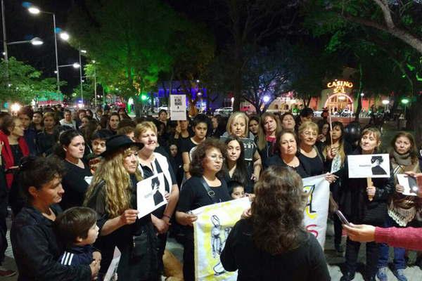 En el interior se adhirieron al paro nacional de mujeres y dijeron basta a la violencia de geacutenero