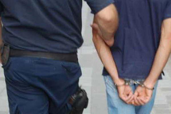 En telos vejaba a la hija de su hermano muerto