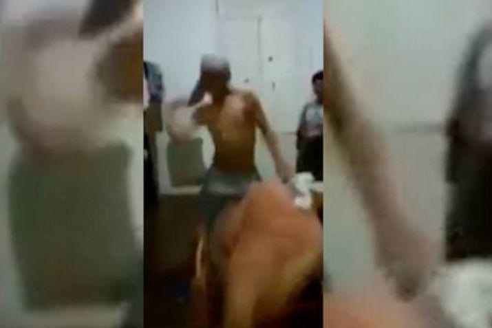 Brutal- jugadores de hockey azotan a un juvenil tras su debut