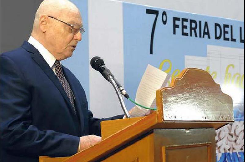 El Dr Nestor Carlos Ick agradecioacute  a los historiadores por su  adhesioacuten al ciclo de conferencias