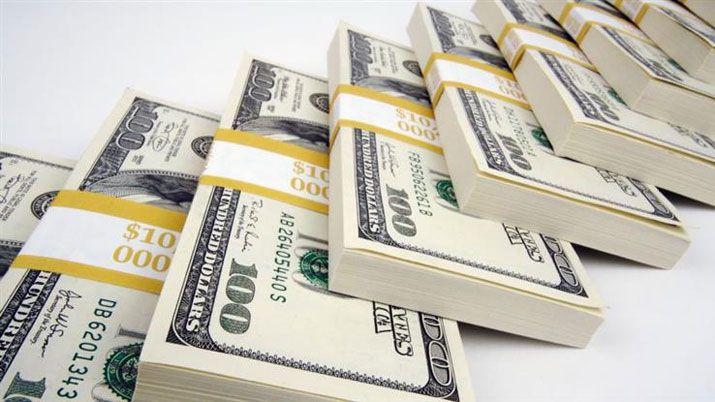 El dólar cotiza estable a  1542