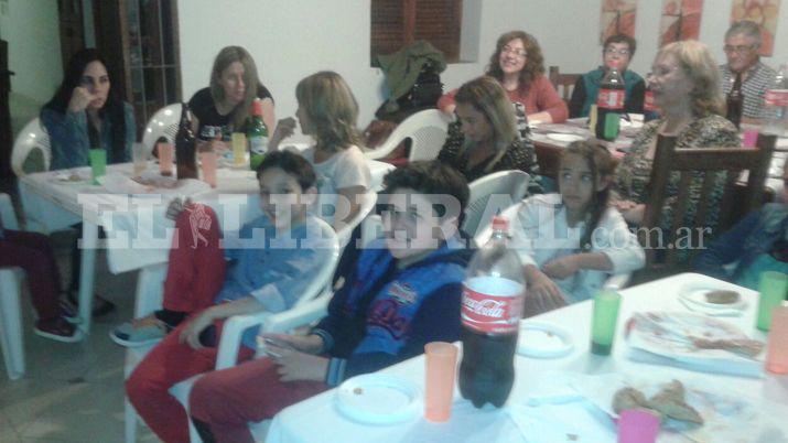 Asiacute alentaron familiares y amigos a Solana y Lautaro