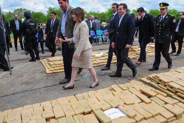 Incineraron 4500 kilos de marihuana incautados en Ezeiza