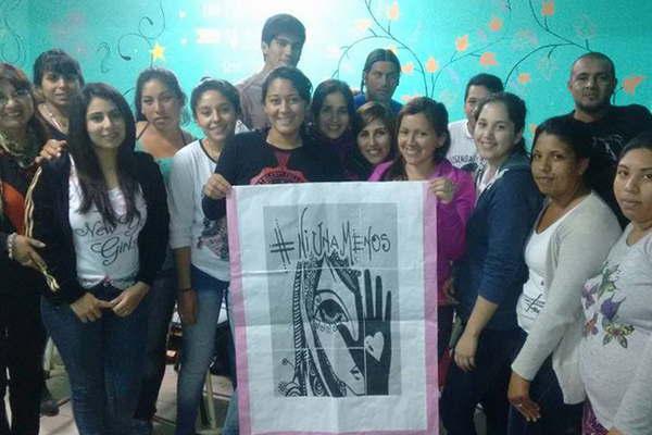 El instituto terciario Lancelot Carroll de Los Juriacutees se sumoacute a la campantildea Ni una Menos