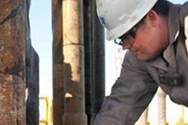 Empresas productoras de hidrocarburo firman por un bono de 3000