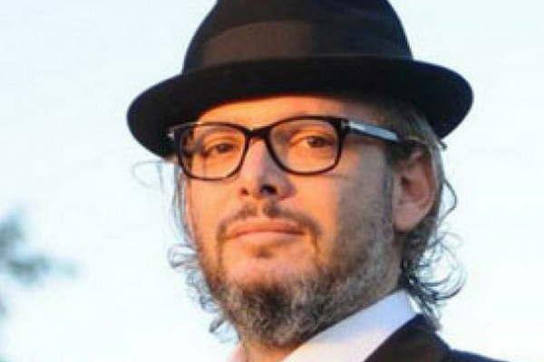 Ademaacutes del escaacutendalo por su caceriacutea en aacutefrica ahora procesan y embargan a Garfunkel por contrabando de obras de arte