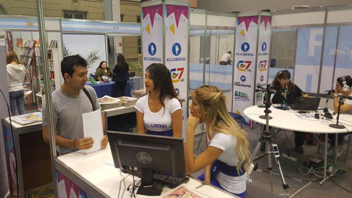 La Feria del Libro uno de los atractivos de este saacutebado