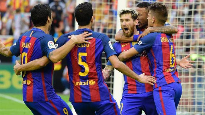 Messi le dio una agoacutenica victoria al Barcelona