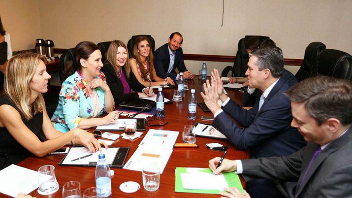 La Gobernadora participoacute de la reunioacuten con el Banco de Desarrollo de Ameacuterica Latina