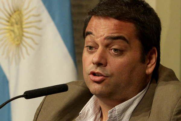 Triaca negoacute que perjudique a trabajadores reforma de la ley de ART