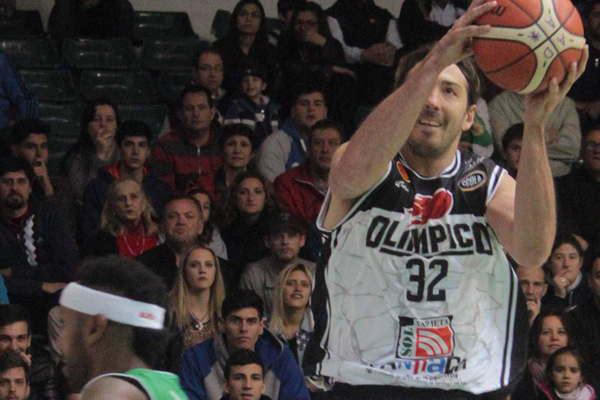 Oliacutempico cayoacute ante Atenas en el Vicente Rosales