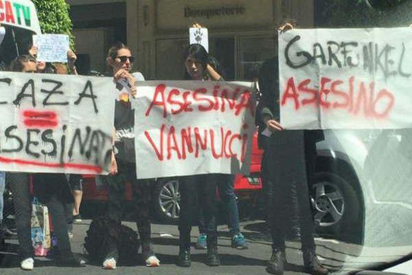 Escrache en Recoleta y furia de los defensores de animales en la Argentina 