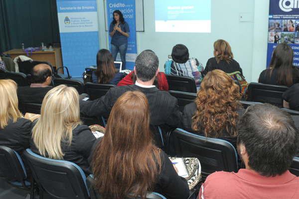 Promueven programas de empleo para empresas locales con beneficios en pago de salarios e impuestos