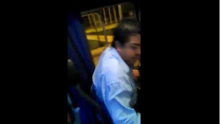 Incidentes con un chofer que se negaba a darle el vuelto a un pasajero