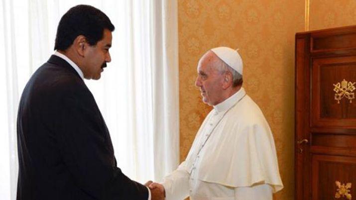Sorpresivo encuentro entre el papa Francisco y Nicolaacutes Maduro