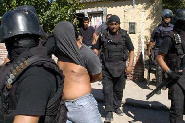 Continuaraacuten detenidos los implicados en la balacera del barrio Villa Raquel