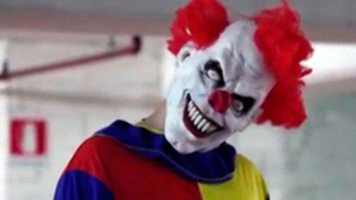 Adolescente acuchilloacute a un payaso diaboacutelico que intentoacute asustarlo
