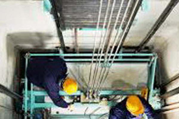 Un hombre murioacute aplastado por el ascensor de su edificio