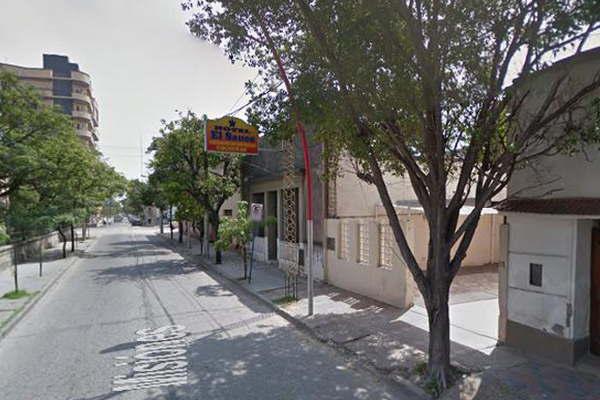 Amenazaron con un arma y despojaron de 1200 al empleado de un hotel ceacutentrico