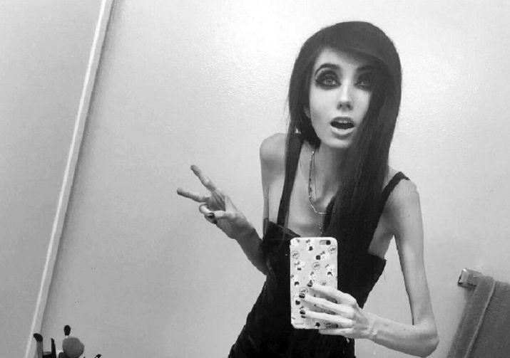 Poleacutemica por la youtuber de 27 kilos que promueve la anorexia