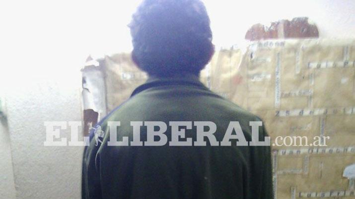 El hombre hacía tríos con las niñas