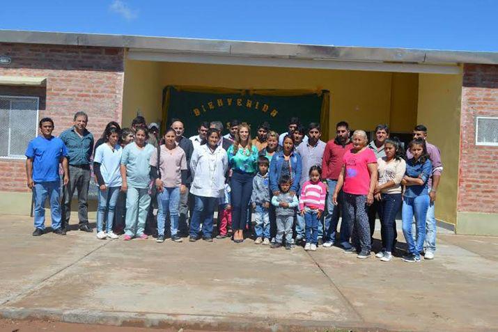 La Titular del Ejecutivo Provincial fue saludada por docentes padres y alumnos