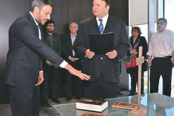 Asumioacute el nuevo tesorero general de la Provincia