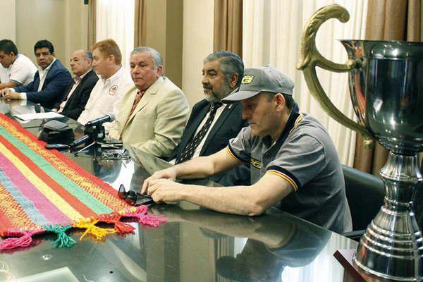 Hugo Infante presentoacute la sexta fecha del certamen