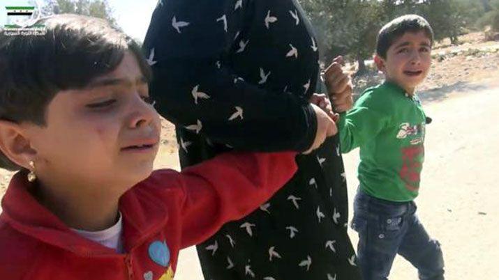 Bombardeo en una escuela en zona rebeldes de Siria dejoacute 22 nintildeos muertos