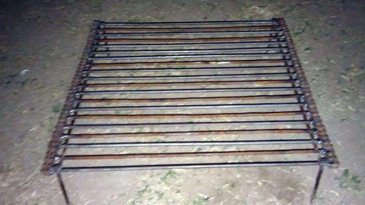 iquestCoacutemo hacer una praacutectica parrilla enrollable con una cadena de moto