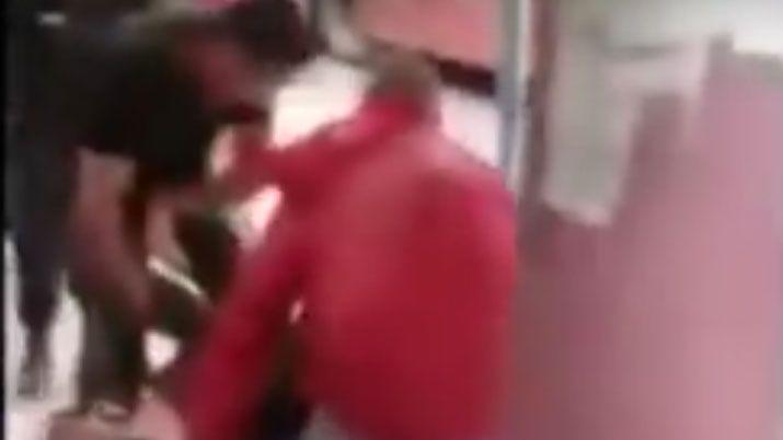 Escrachan a santiaguentildeo que intentoacute asaltar a una docente en Buenos Aires