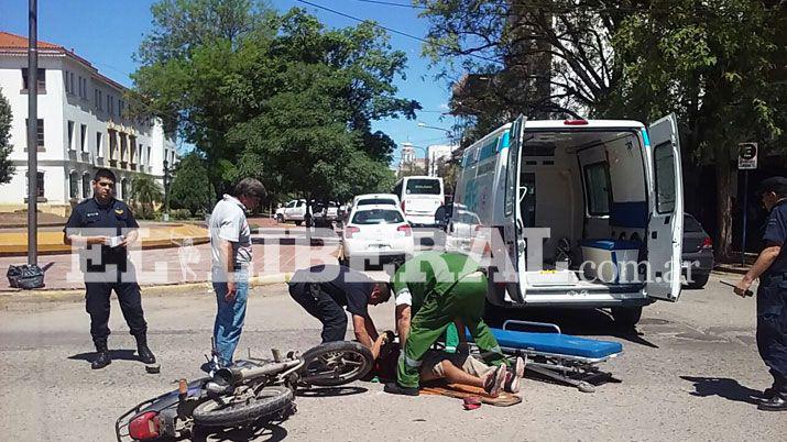 Motociclista herido tras accidente a metros de casa de gobierno