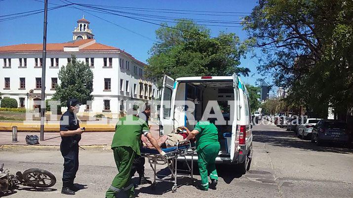 Motociclista herido tras accidente a metros de casa de gobierno