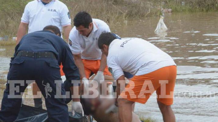 Clodomira- encuentran un cuerpo flotando en un canal