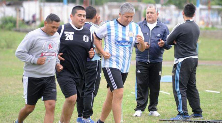 Tucumaacuten- un plan para que efectivos policiales bajen de peso