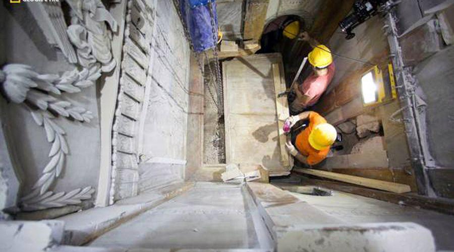 Destapan por primera vez en siglos la tumba de Jesuacutes