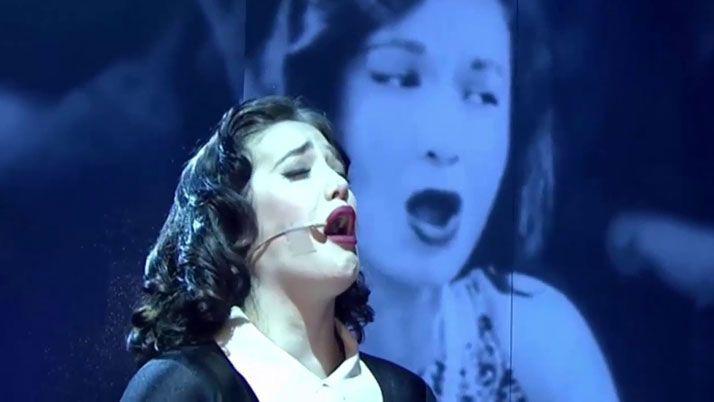 Showmatch- Aacutengela Torres homenajeoacute a su abuela Lolita