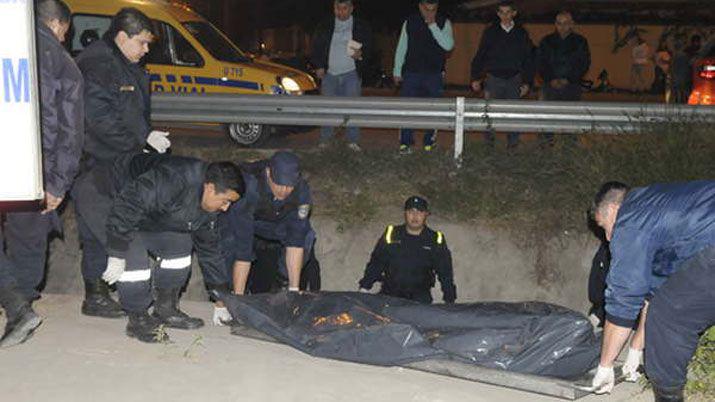 Motociclista pierde la vida tras caer en una acequia
