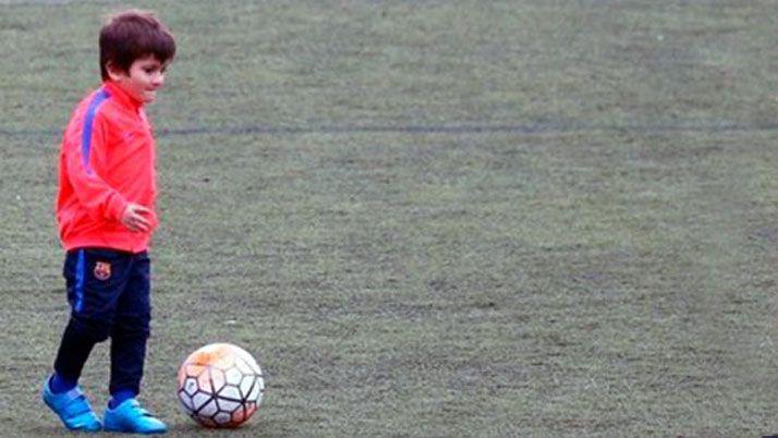 Las primeras fotos de Thiago Messi entrenando en Barcelona