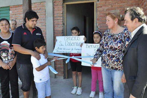 Gracias a la sentildeora gobernadora por su lucha por los humildes