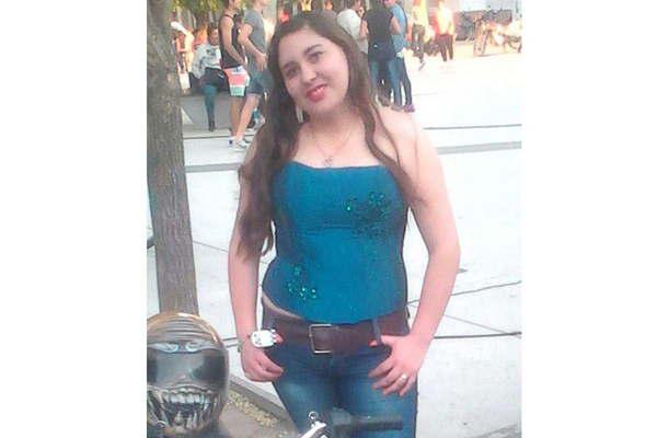 Desaparecioacute una estudiante en la puerta de la escuela