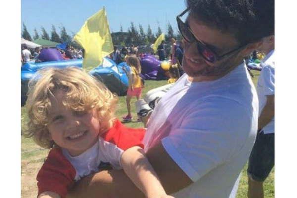 Mariano Martiacutenez y su ex pareja compartieron el diacutea de la familia