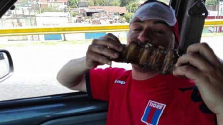 Papeloacuten- hinchas de Tigre atacaron a expositores y les robaron el asado