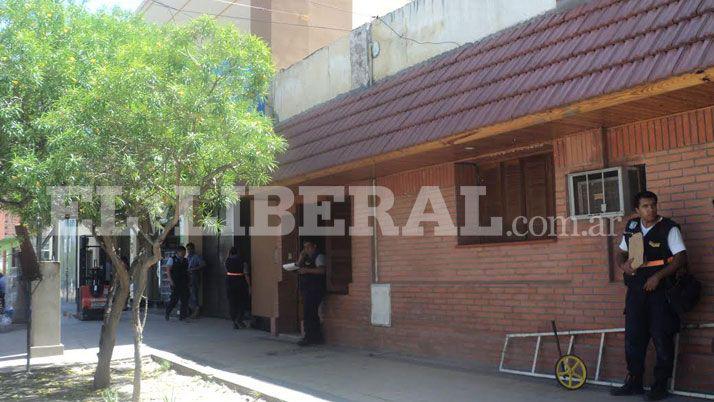 La Banda- hicieron un boquete y escaparon con maacutes de 2 millones de pesos