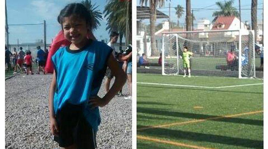 Video- Loli la nena de siete antildeos que la rompe jugando al fuacutetbol