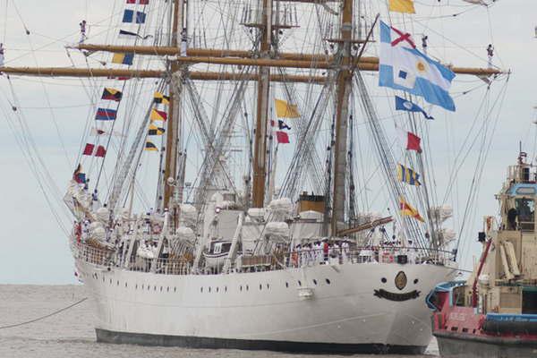 La Fragata Libertad llegoacute a Montevideo